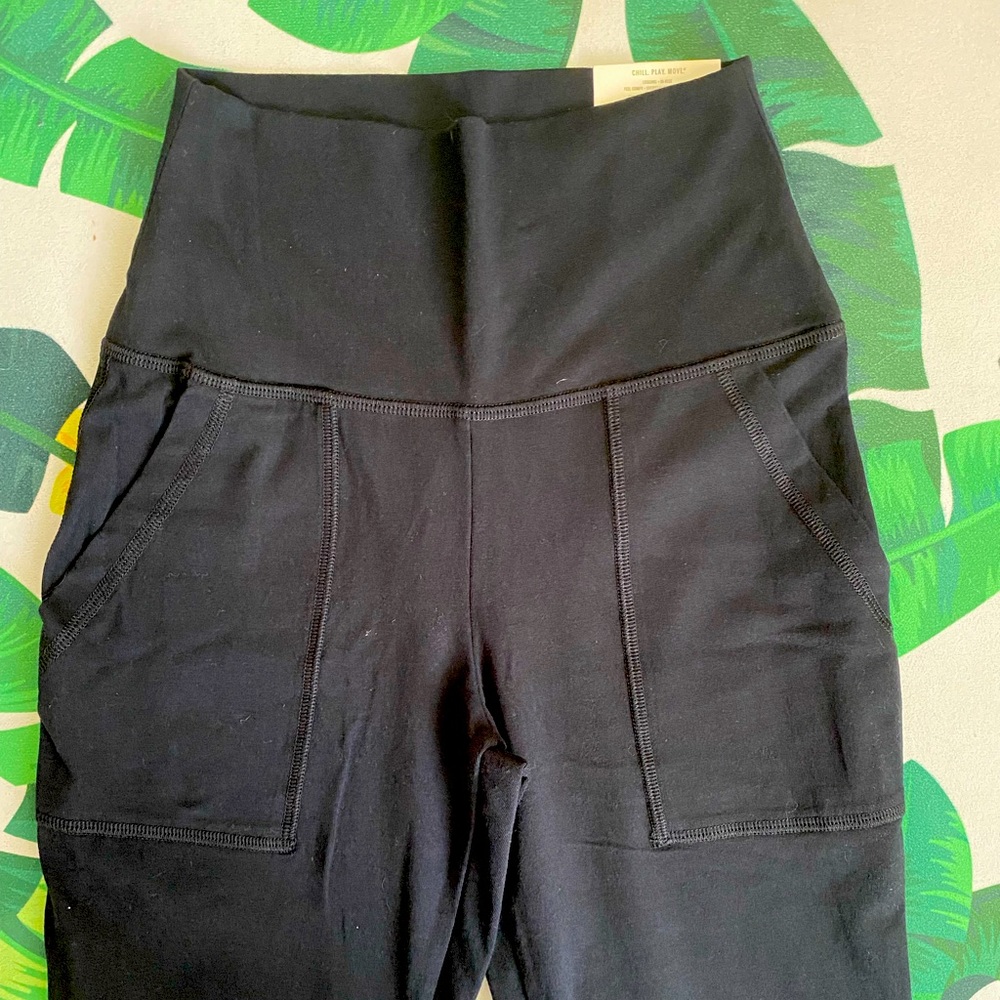 Aerie High Waisted Black Chill Pocket Leggings